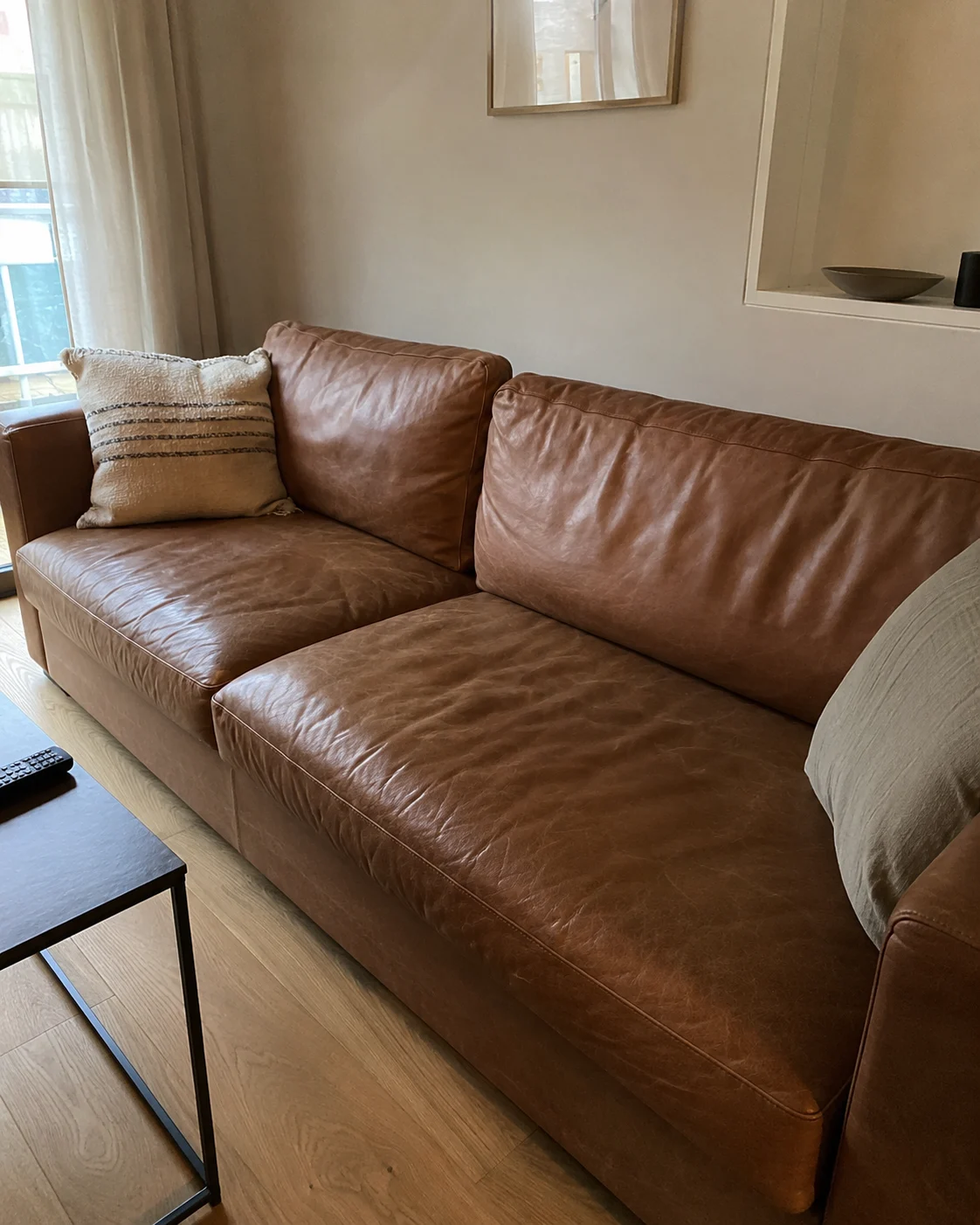 Sofa nach dem Neubeziehen mit Echtleder